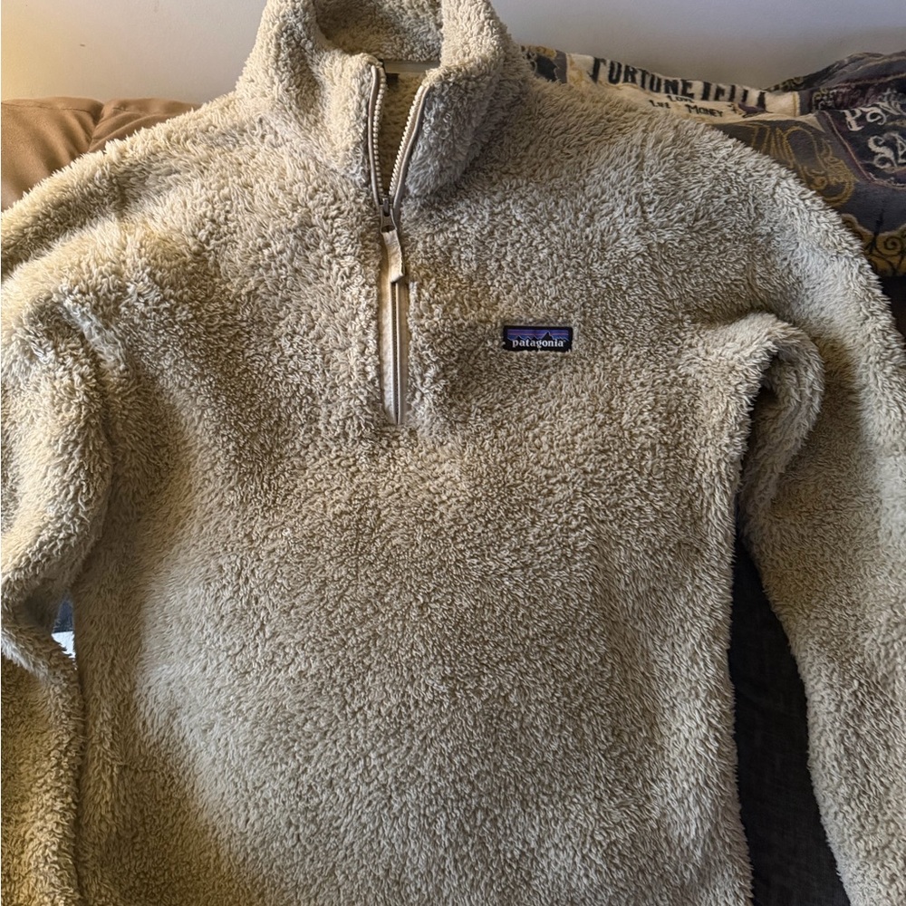 Patagonia  women’s  Zip-Up Cream Sweater